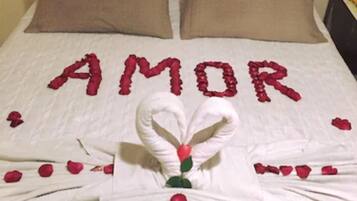 Quarto standard | Frigobar, roupa de cama