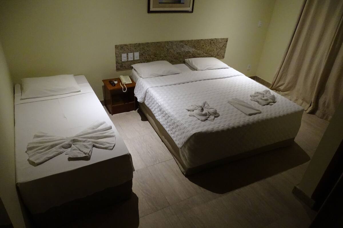 standard room | minibar, bed sheets