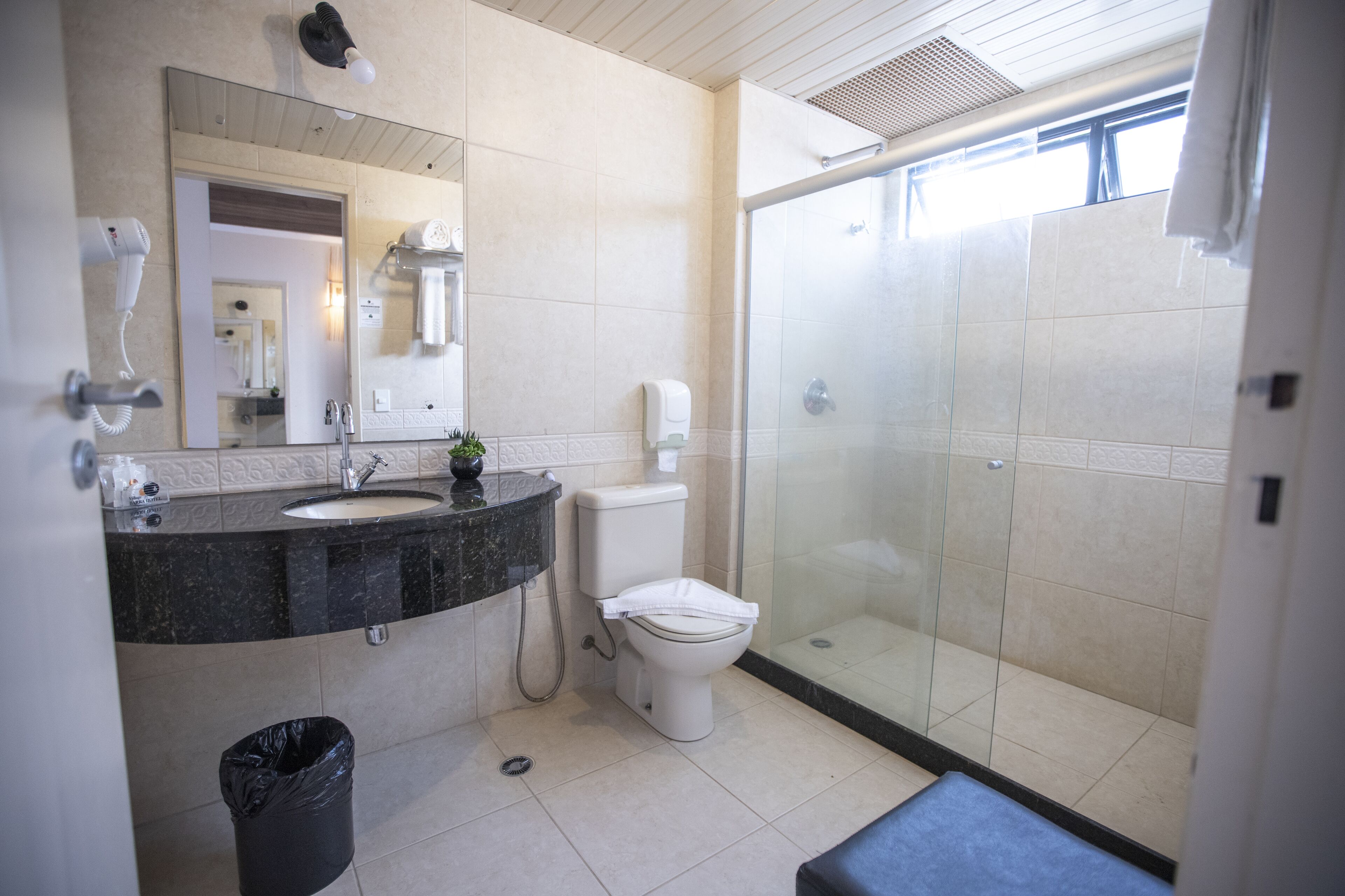 deluxe room, oceanfront | bathroom | shower, free toiletries, hair dryer, towels