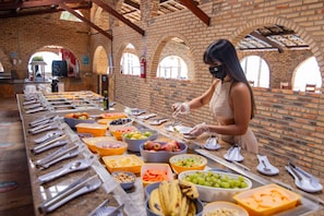 Breakfast, lunch, dinner served; Regional cuisine, beach views