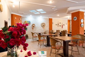 Free daily buffet breakfast  - Pousada Dom Capudi (Bombinhas)
