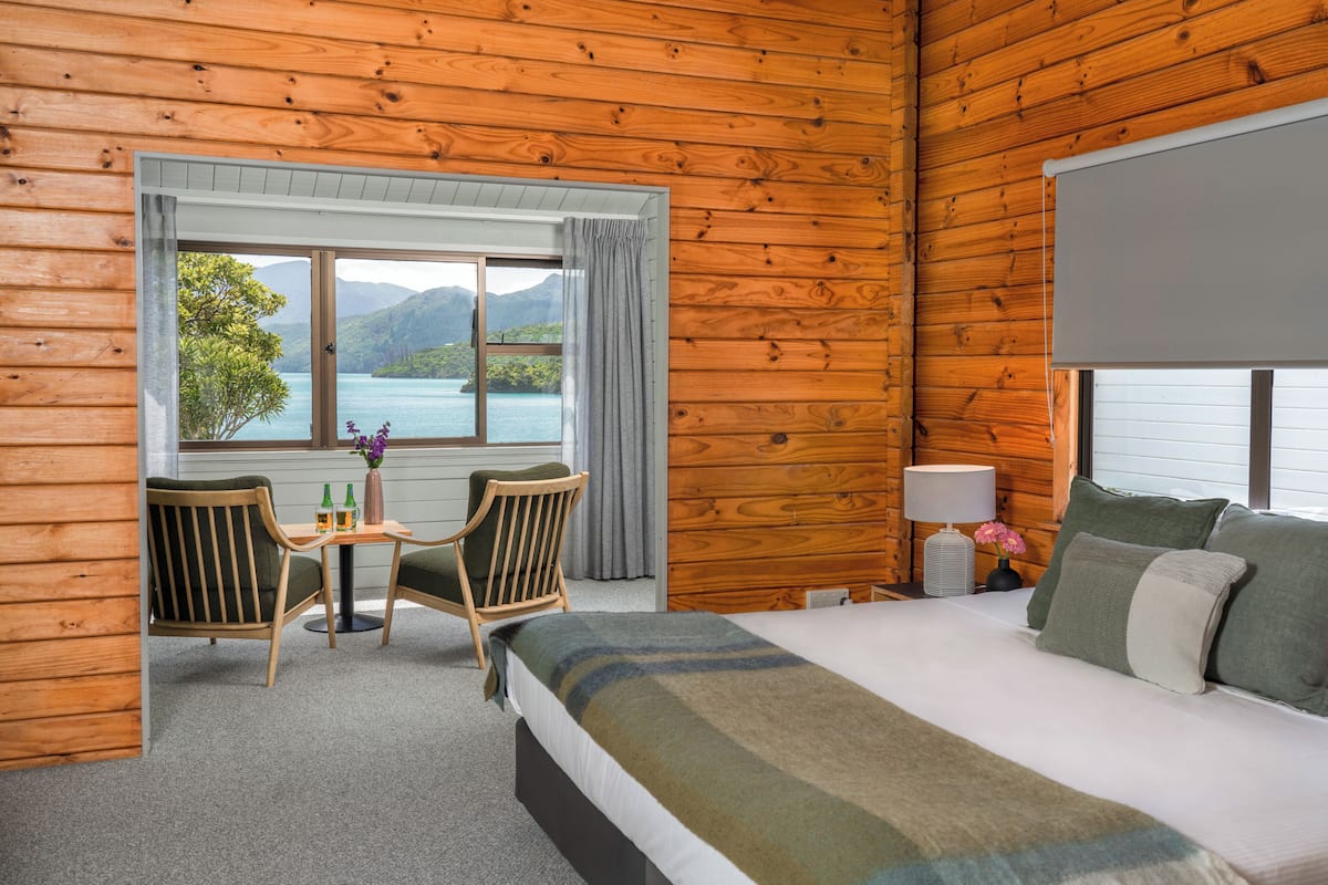 Korimako Sunroom | 2 slaapkamers, een bureau, gratis wifi, beddengoed