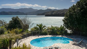Piscine extérieure (ouverte en saison)