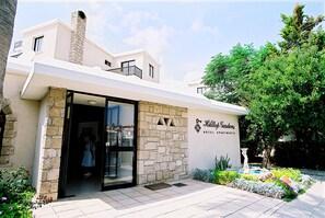 숙박 시설 입구