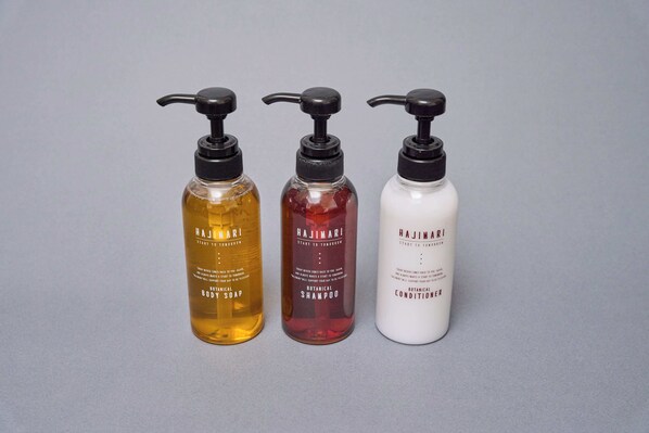 Combined shower/tub, free toiletries, hair dryer, slippers - Smile Hotel Tokyo Nihonbashi (Tokyo)
