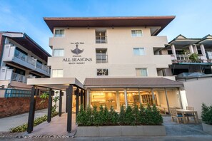 Front of property - Aonang All Seasons Beach Resort (Krabi)