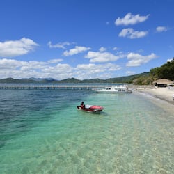 Spiaggia privata, sabbia bianca, lettini da mare, ombrelloni