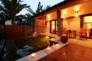Villa exclusive, 1 chambre (Tangkong) | Piscine extérieure | Piscine extérieure en saison, parasols
