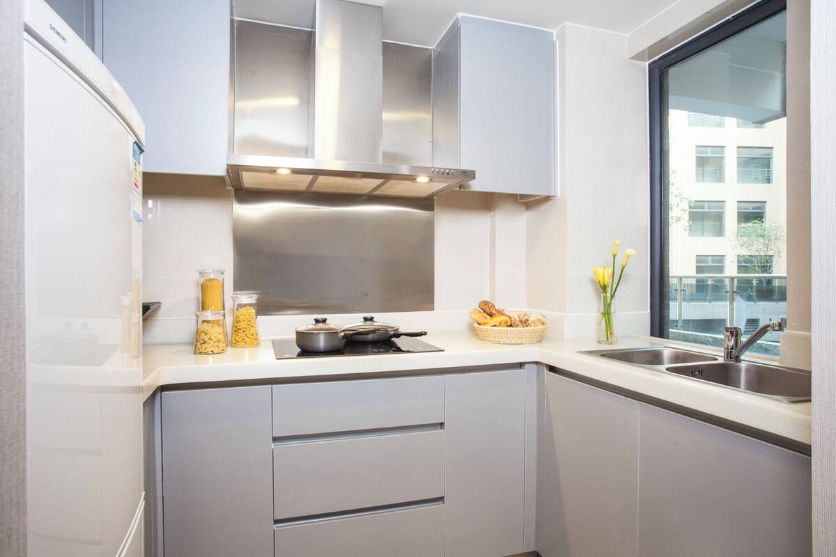 Private kitchen | Coffee/tea maker, fridge, microwave, stovetop