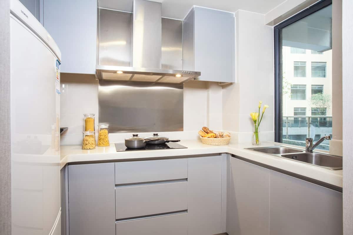 Private kitchen | Coffee/tea maker, fridge, microwave, stovetop