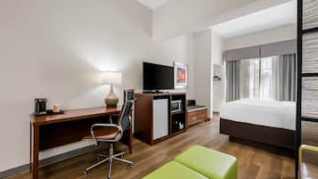 Suite, 1 King Bed, Non Smoking, Pets allowed