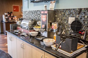 Tägliches inbegriffenes kontinentales Frühstück