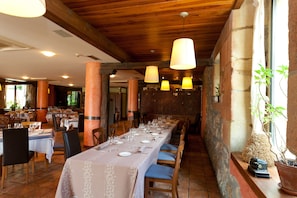 Café da manhã, almoço e jantar; culinÔria basca