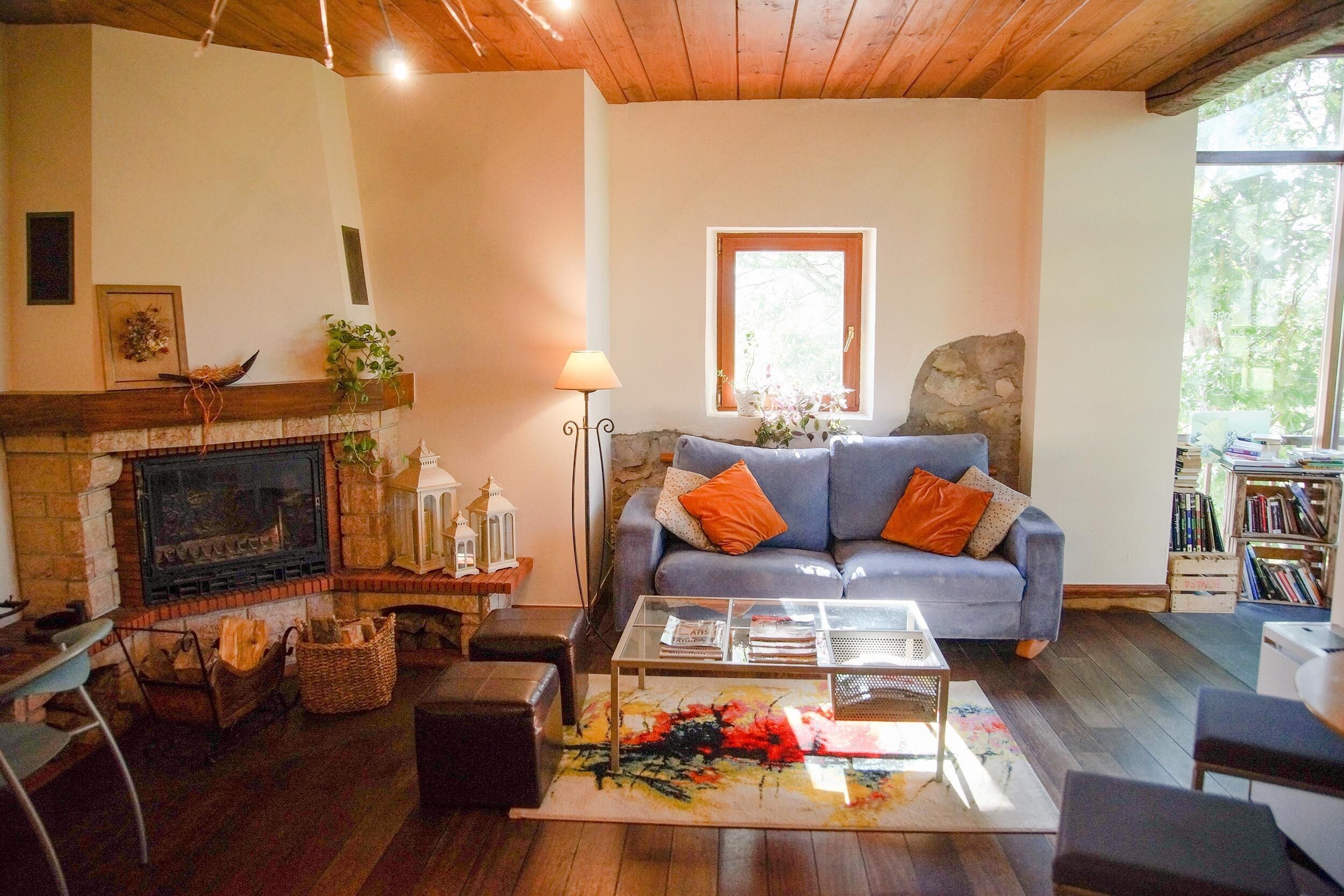 36-inch flat-screen tv with cable channels, tv