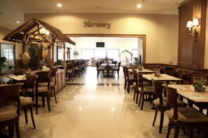 Dining - The Majesty Hotel (Bandung)