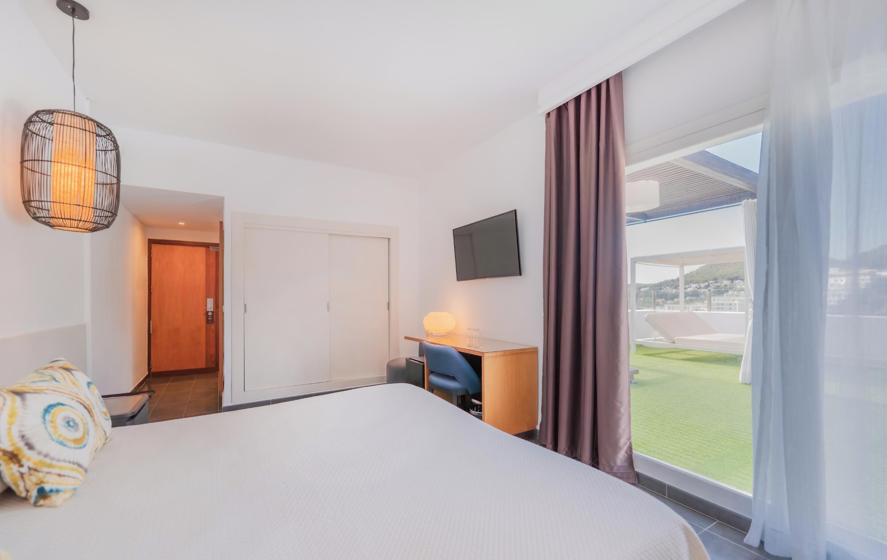 Deluxe Room (Superior - Panoramic Sea View)