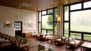 Lobby - Club Mahindra Baiguney (Namchi)