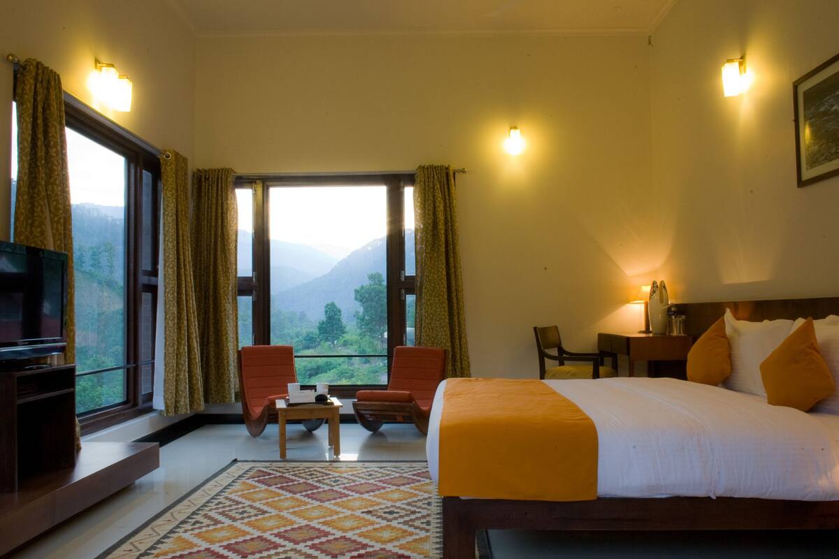 Hotel Unit (Superior Room) | Iron/ironing board (on request), rollaway beds (surcharge)
