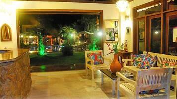 Área de estar no saguão