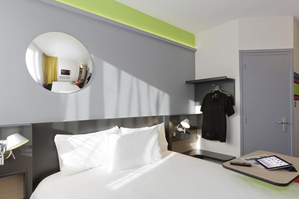 Standard Double Room, 1 Double Bed | 1 bedroom, desk, soundproofing, free WiFi