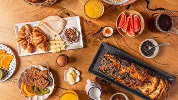 每日供应欧陆式早餐(每人 EUR 12.90)