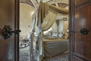Presidential Suite, 1 Bedroom (Appartamento Le Grottesche) | Premium bedding, down comforters, in-room safe, individually decorated - Palazzo Coli Bizzarrini (Siena)