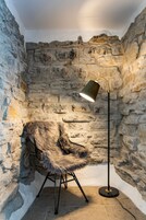 Decoración personalizada, muebles diferentes y wifi gratis 