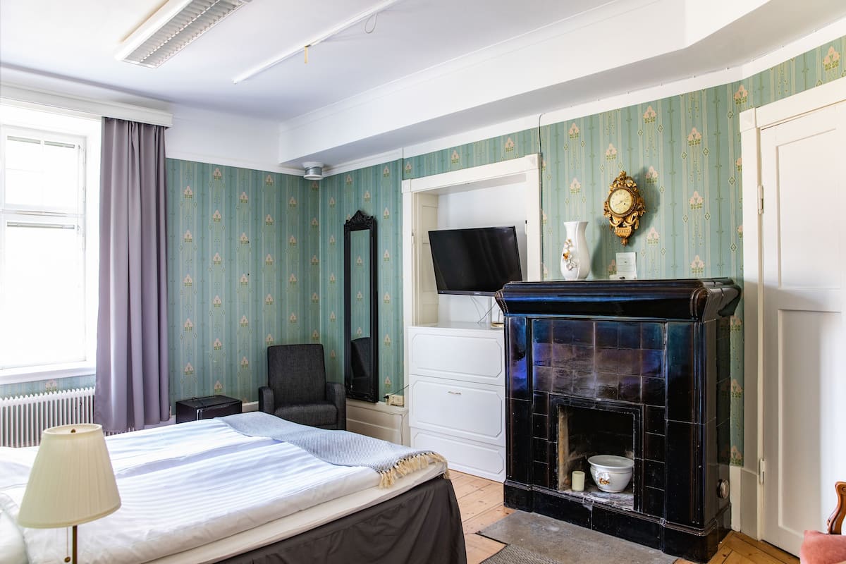 Decoración personalizada, muebles diferentes y wifi gratis