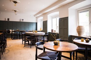 Breakfast and lunch served  - Hotell Breda Blick (Visby)