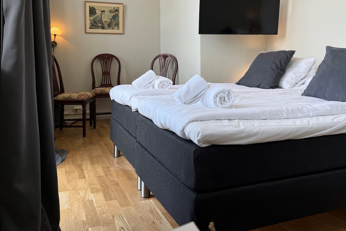Cunas, wifi gratis, decoración personalizada y muebles diferentes 