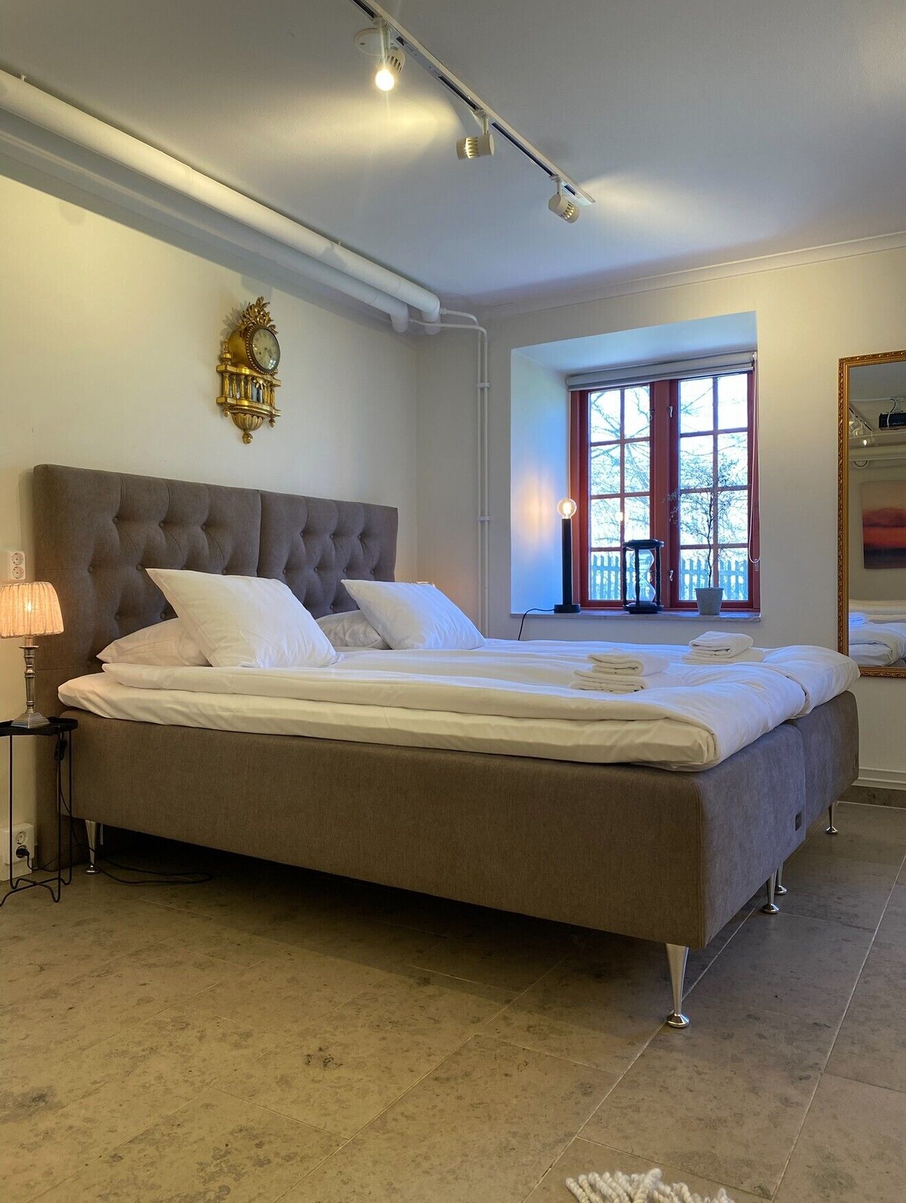 بديكورات فريدة لكل غرفة وطراز فريد لكل وحدة وواي فاي مجانًا