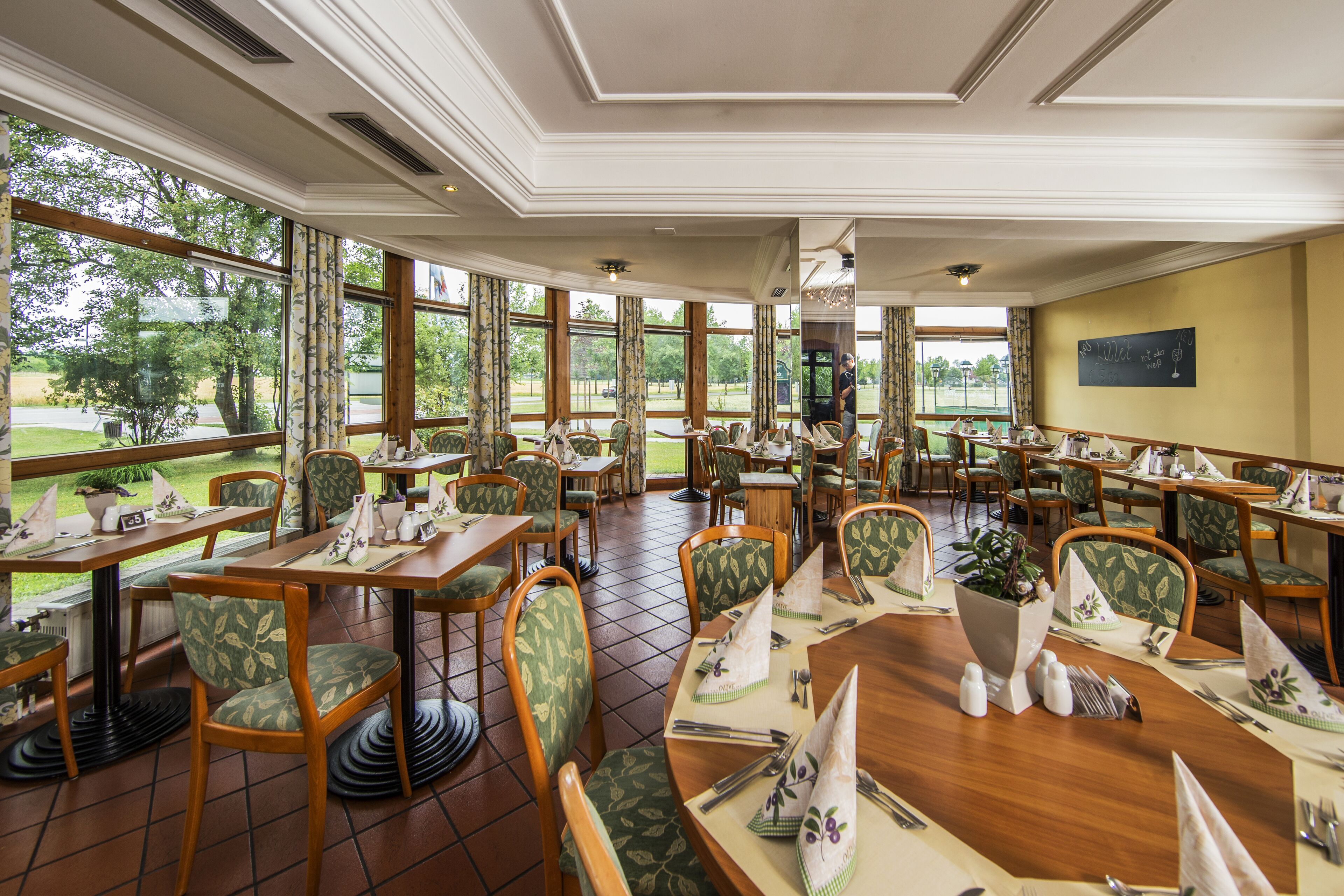 Frokost, lunsj og middag serveres, regionale retter 