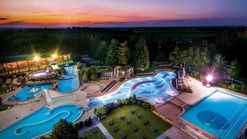 Indoor pool, outdoor pool