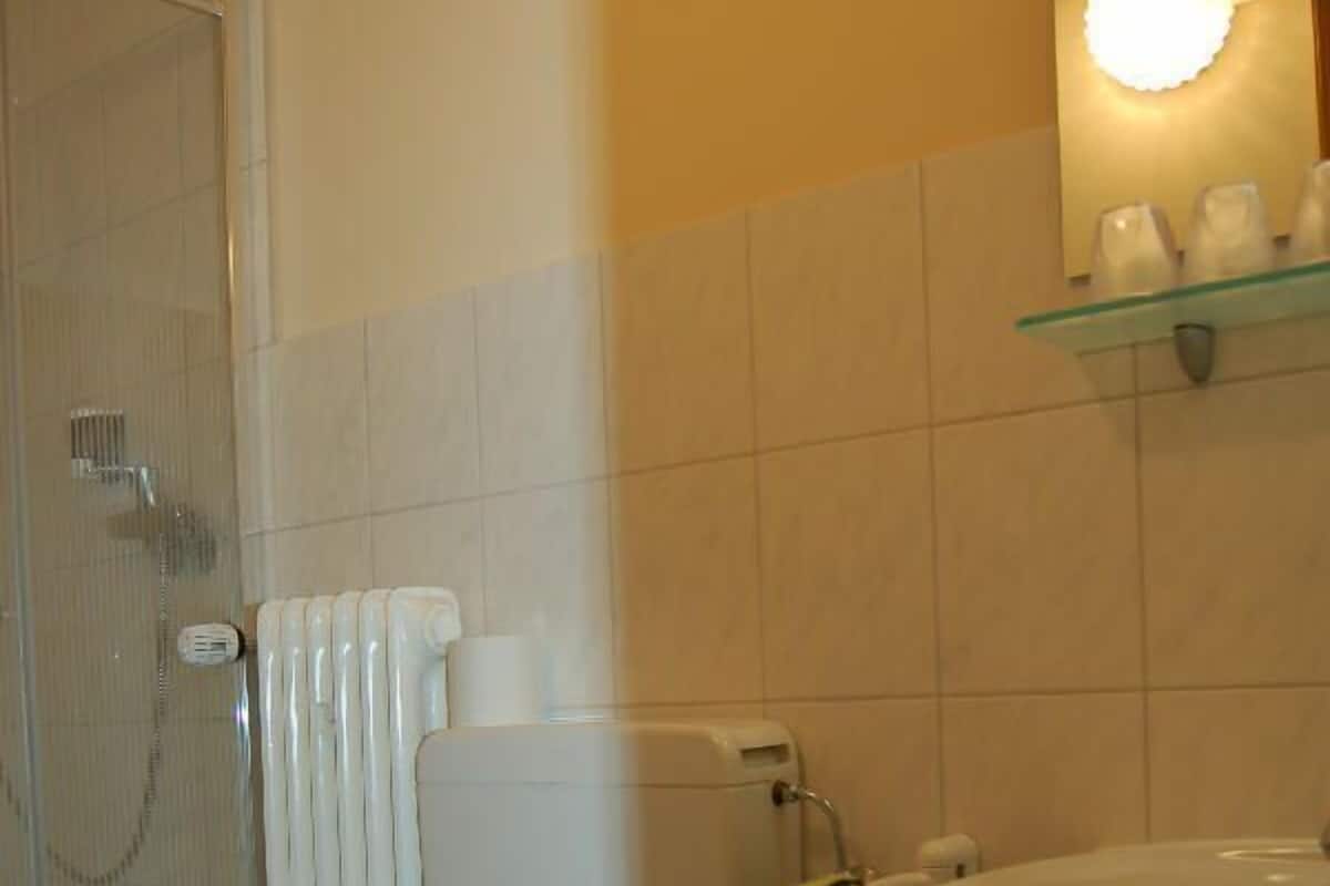 Duş, saç kurutma makinesi, havlu