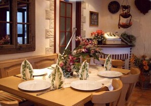 Lunch and dinner served, Regional cuisine - Gasthof Hausmann (Schluechtern)