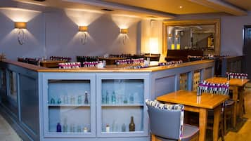 Lunch and dinner served