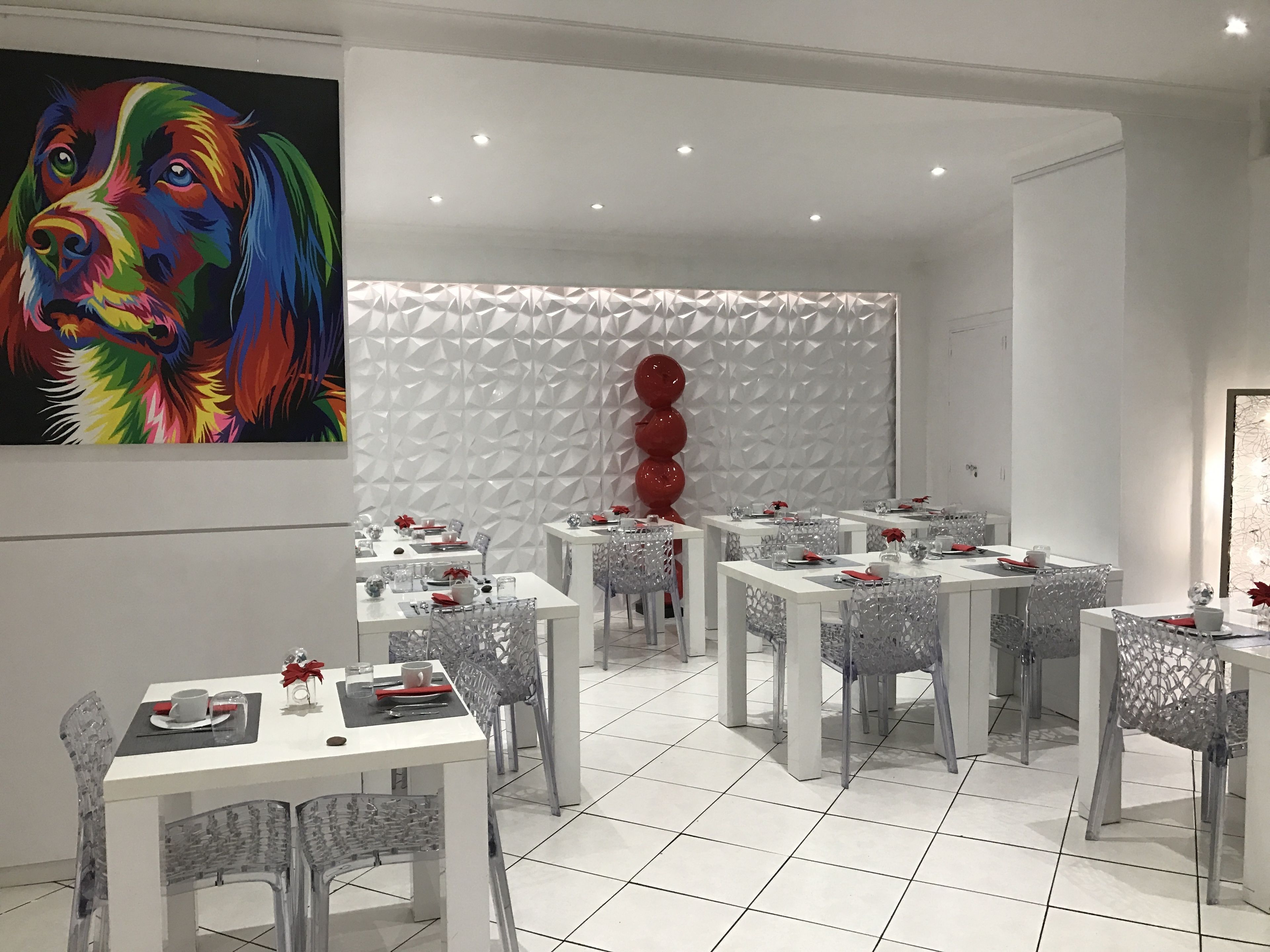 Desayuno buffet diario (EUR 10 por persona)