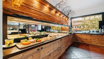 Tägliches inbegriffenes kontinentales Frühstück