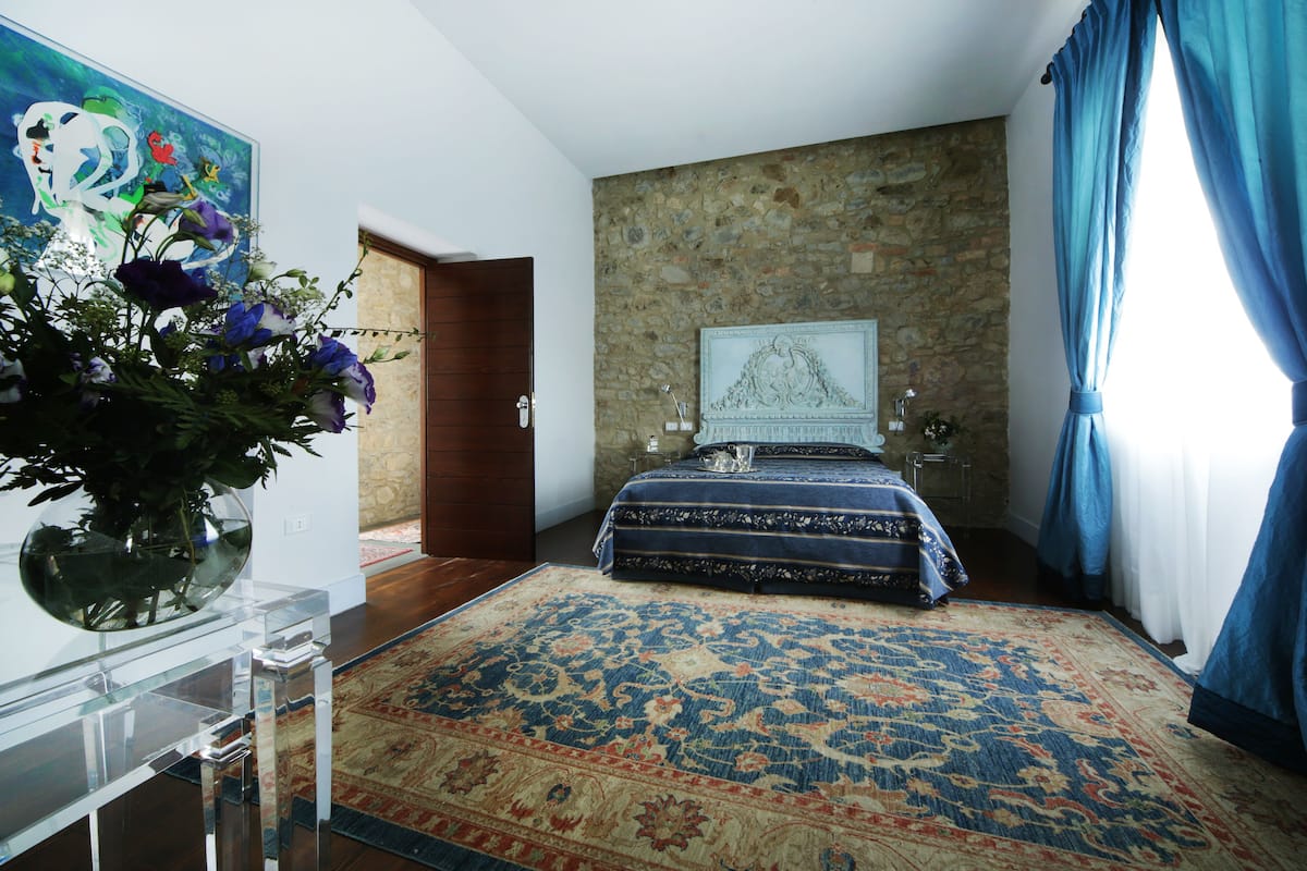 Deluxe Room | Premium bedding, in-room safe, soundproofing, WiFi (free)