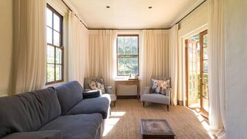 32-inch LCD TV with satellite channels, TV