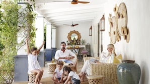 Outdoor dining - Franschhoek Villas (Franschhoek)