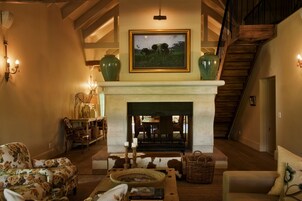 Televisión LCD 32 pulgadas con canales de televisión vía satélite