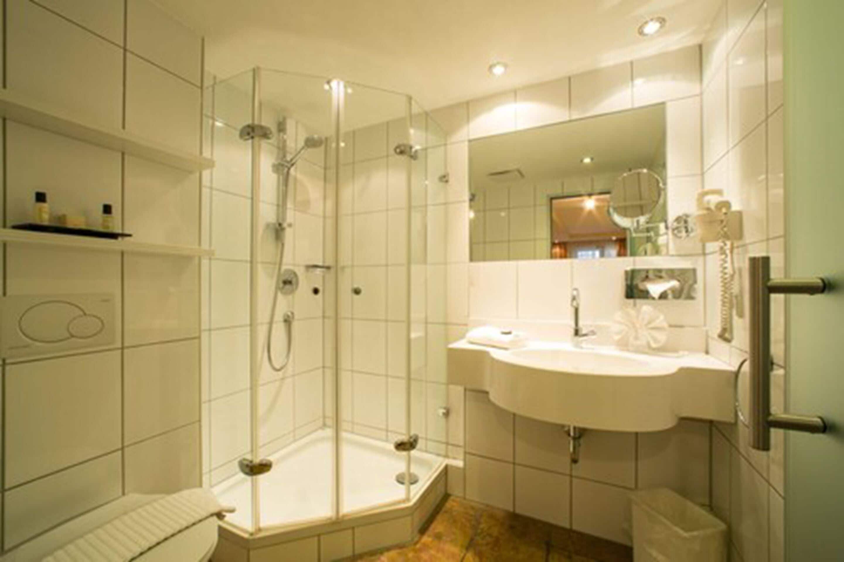 comfort double room | bathroom | shower, hair dryer, bathrobes, slippers