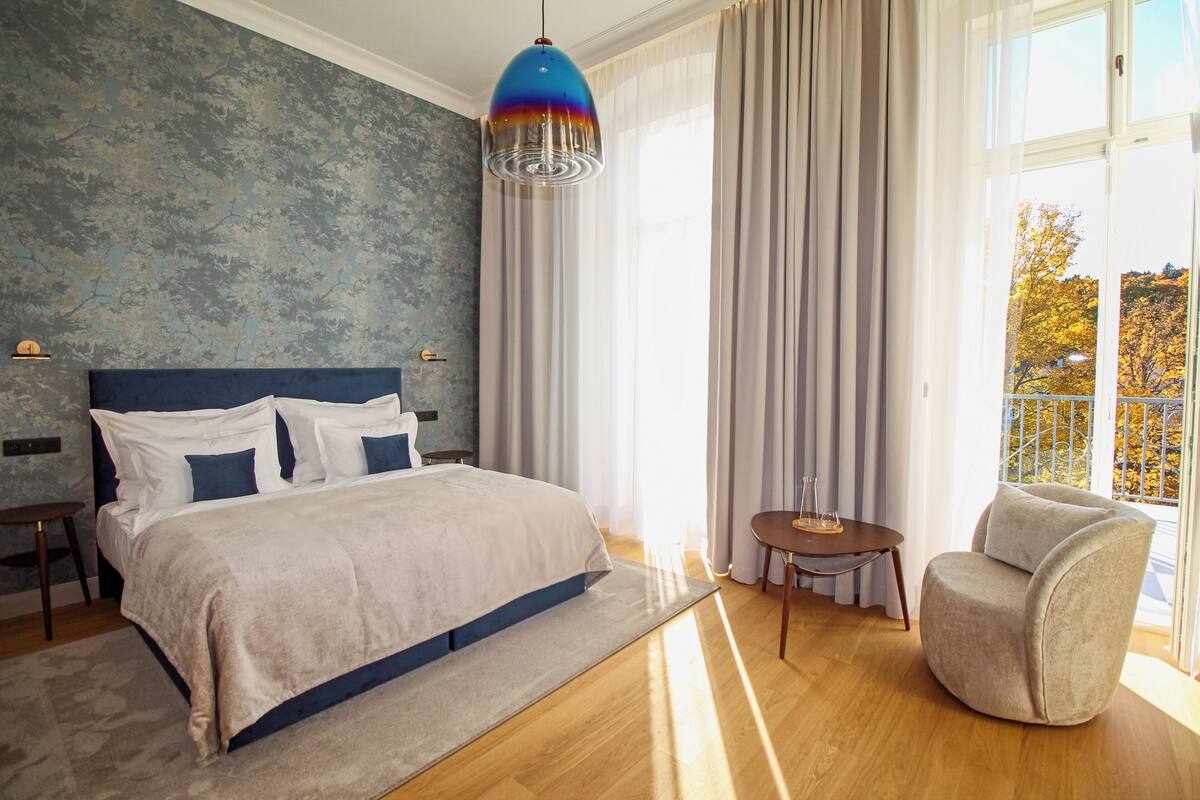 Deluxe Double Room | 2 bedrooms, premium bedding, pillowtop beds, in-room safe