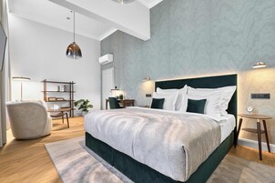 华丽双人房 | 高档床上用品、Select Comfort 床、客房内保险箱、特色装修