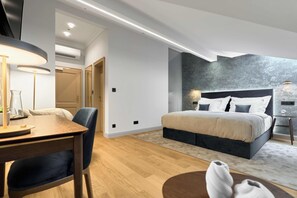 Double Room | 2 bedrooms, premium bedding, down duvets, Select Comfort beds