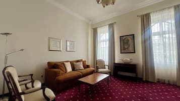 Family Apartment | Premium bedding, Select Comfort beds, in-room safe