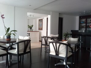 Breakfast area