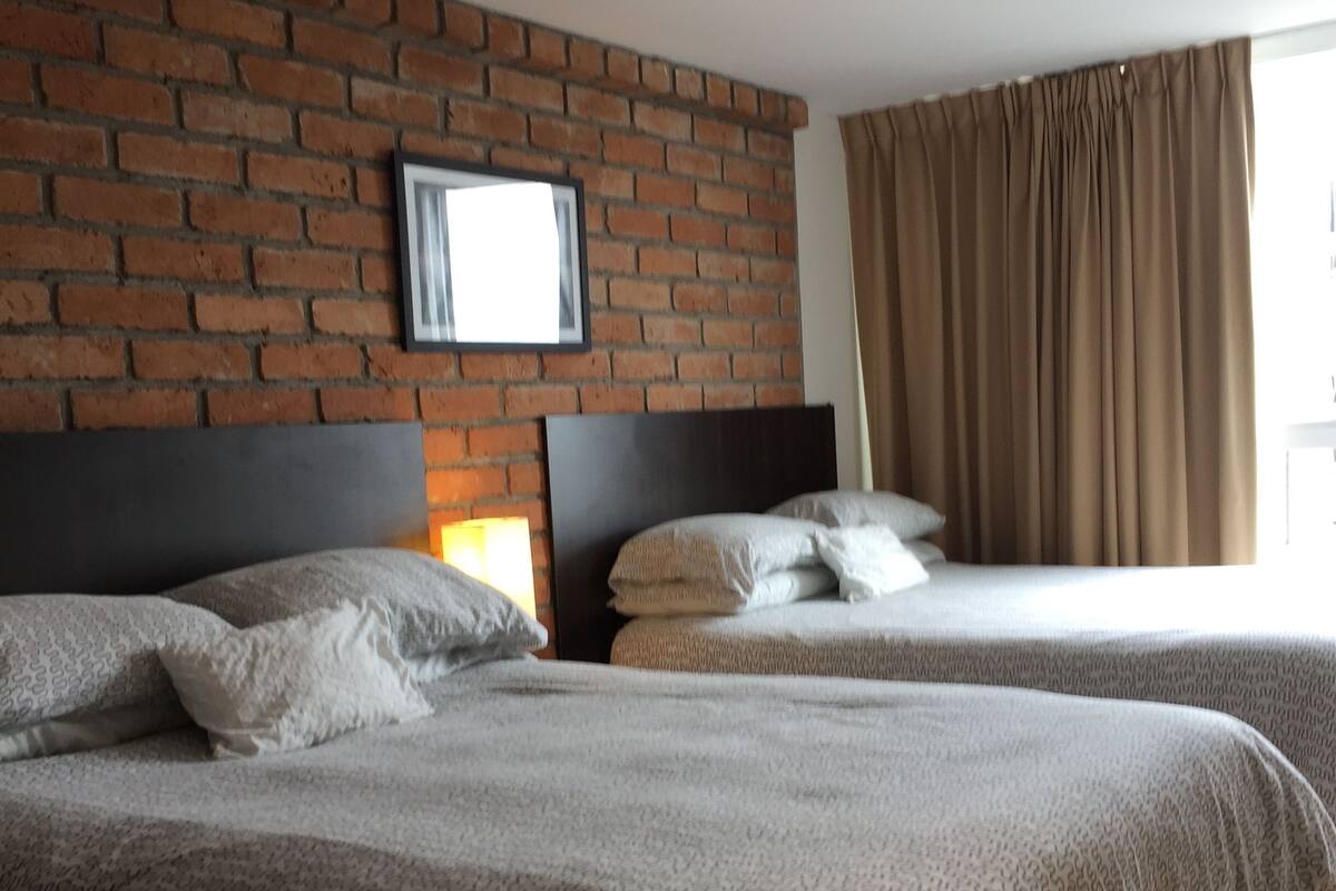 Suite Supérieure, salle de bains privée | 1 chambre, literie de qualité supérieure, minibar