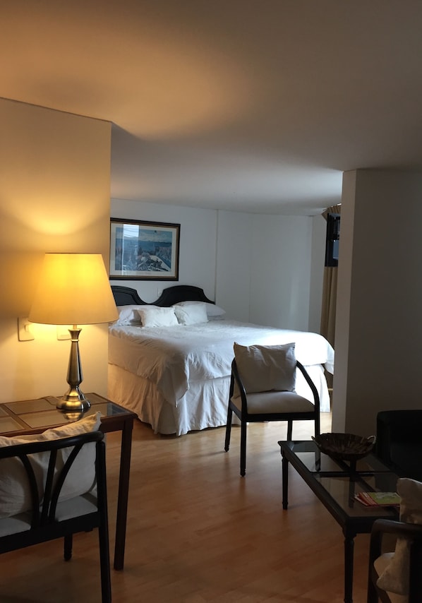 Suite Exécutive, 1 très grand lit, salle de bains privée | 1 chambre, literie de qualité supérieure, minibar
